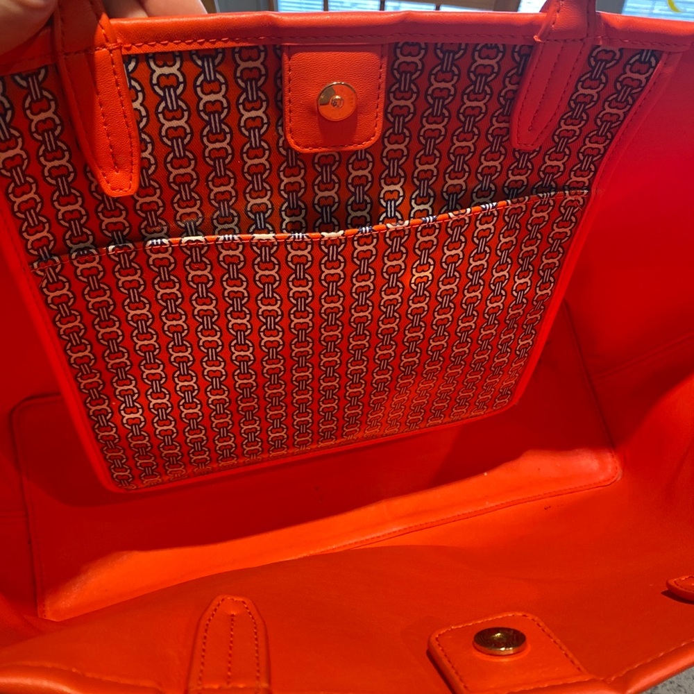 Tory Burch Orange and White Tote Bag - Picture 3 of 5